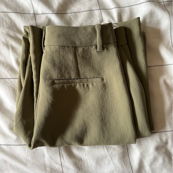 Aritzia Effortless Pants (Pistachio) - Picture 2 of 4